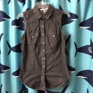 Daniel Rainn Sleeveless Button Up Small